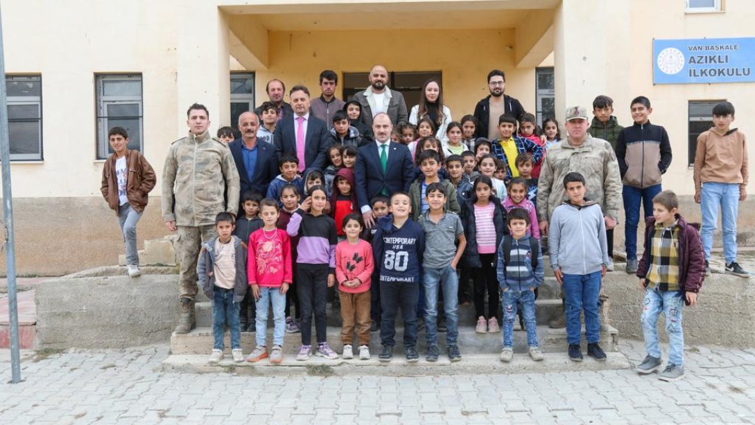 Kaymakamımız Sayın Mustafa ÇELİK ve Milli Eğitim Müdürümüz Ahmet TUNÇ İlçemiz Okullarını Ziyaret Etti